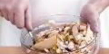 картофельный салат с креветками