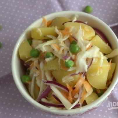 Картофельный салат с квашеной капустой