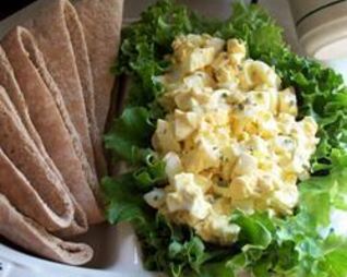 Картофельный салат с сельдереем и яйцами