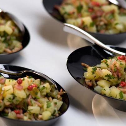 Картофельный салат с жареным беконом