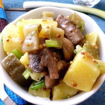 Картофельный салат с жареными шампиньонами