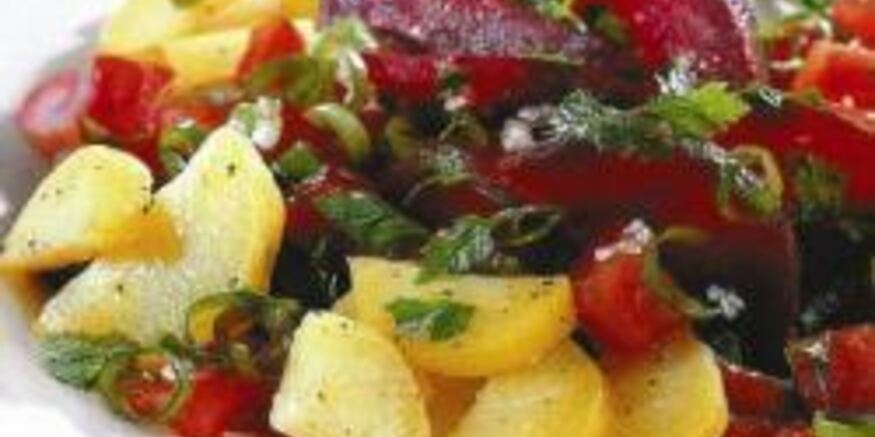 Рецепт марокканского картофельного салата со свеклой и маслинами