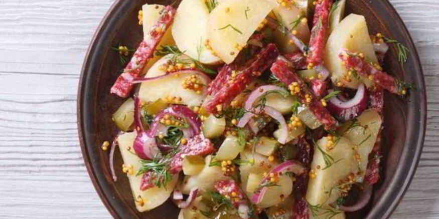 Рецепт салата из молодого картофеля с колбасой