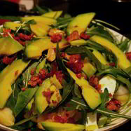 Рецепт Салата из молодой спаржи с картофеле, авокадо и рукколой