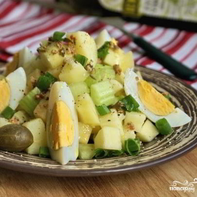 Салат картофельный с яблоками