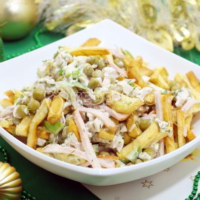 Салат с картофелем фри Новогодние мотивы