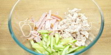 салат с картофелем фри новогодние мотивы