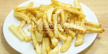 салат с картофелем фри новогодние мотивы