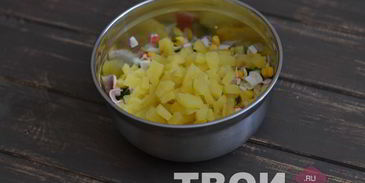 салат с картофелем и кукурузой