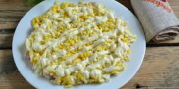 салат с картофельной стружкой