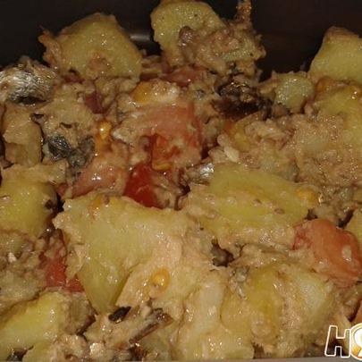 Салат с картошкой и шпротами