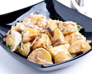 Теплый картофельный салат на гриле