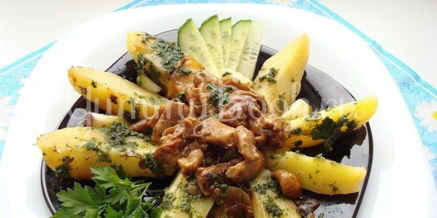 Рецепт теплого картофельного салата с грибами