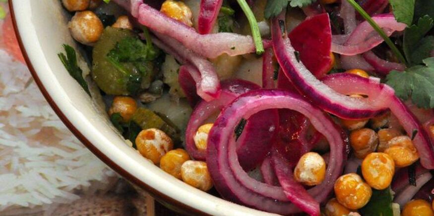 Рецепт теплого картофельного салата с нутом