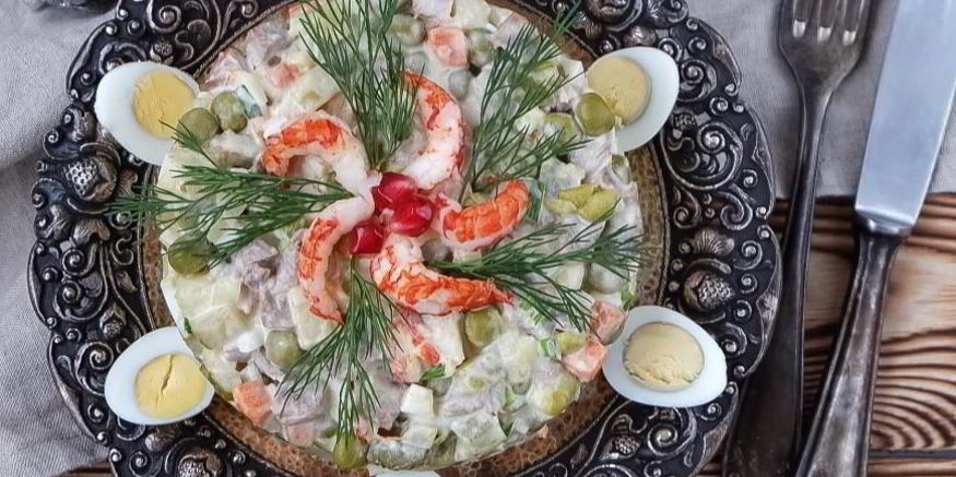 Рецепт королевского оливье с отварной телятиной и раковыми шейками