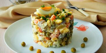 оливье с говядиной