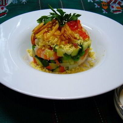 Оливье с креветками и картофелем пай