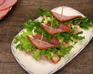 Оливье в ветчине