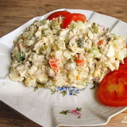 Салат Оливье новогодний