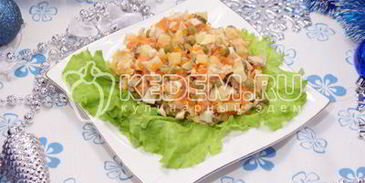 салат оливье с курицей и икорной закуской