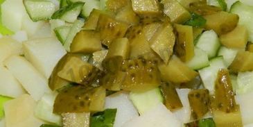 салат оливье с семгой и огурцом