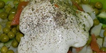 салат оливье с семгой и огурцом