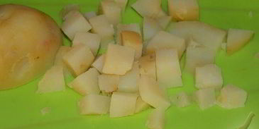 салат оливье с семгой и свежим огурцом