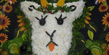 салат оливье в виде козы