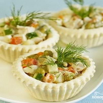 Тарталетки с салатом Оливье