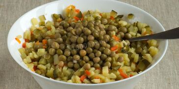 вегетарианский салат оливье