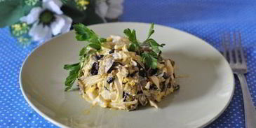 салат из баклажанов, яиц и лука