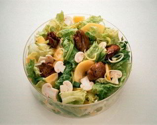 Салат из печени с грибами и травами