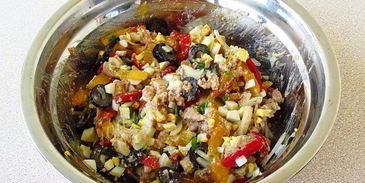 салат из печени трески с маринованным перцем