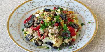 салат из печени трески с маринованным перцем