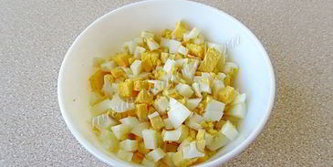 салат из печени трески с маринованным перцем