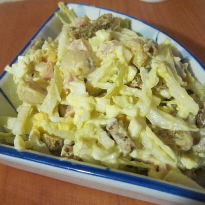 Салат из пекинской капусты с ветчиной