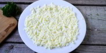 салат мимоза классический слоеный