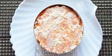 салат мимоза с консервами и сыром