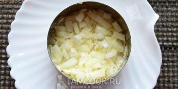 салат мимоза с консервами и сыром