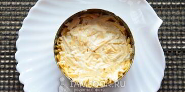 салат мимоза с консервами и сыром