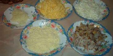 салат мимоза с копченой скумбрией