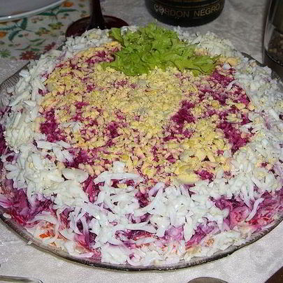 Классический салат селедка под шубой