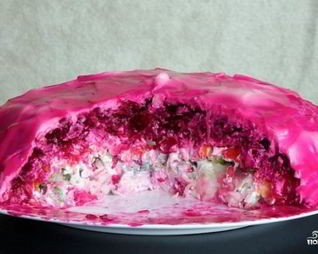 Селедка под шубой с жареным луком