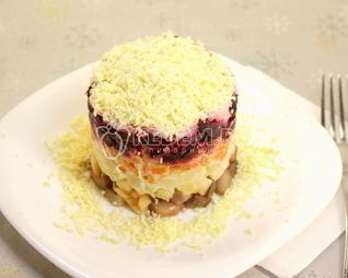 Селедка под шубой в сервировочном кольце