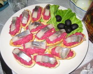 Селедка под шубой в тарталетках