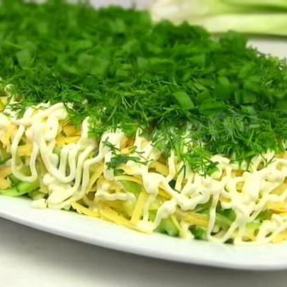 Селедка под зеленой шубой с сыром и без свеклы