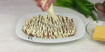 селедка под зеленой шубой с сыром и без свеклы