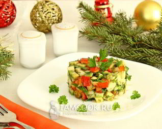 Салат с авокадо и грушей