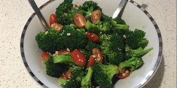 салат с брокколи