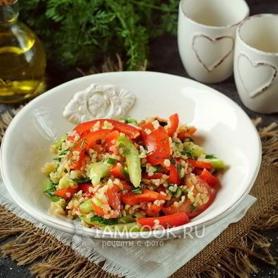 Салат с булгуром и овощами